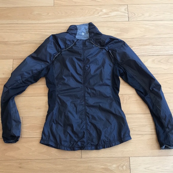 lulu lemon lightweight running jacket - Picture 4 of 4